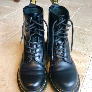 Dr. Martens 1460 8-eye boot